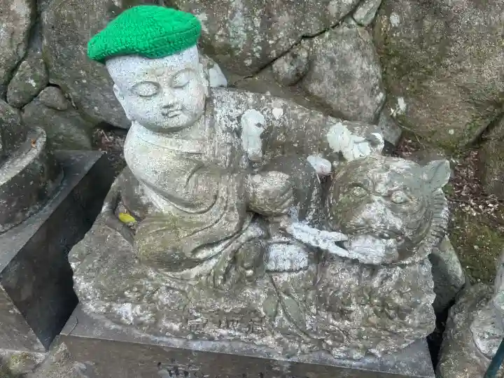 大聖院の{uncategorized: "未分類", other: "その他", undefined: "問題あり", building: "その他建物", grave: "お墓", sacred_gate: "鳥居", guardian: "狛犬", statue: "像", buddha: "仏像", history: "歴史", nature: "自然", garden: "庭園", animal: "動物", pagoda: "塔", temizu: "手水舎", mountain_gate: "山門・神門", sanctuary: "本殿・本堂", subordinate: "末社・摂社", art: "芸術", scenery: "景色", jizo: "地蔵", ema: "絵馬", goshuin: "御朱印", omikuji: "おみくじ", items: "授与品その他", amulet: "お守り", goshuincho: "御朱印帳", eats: "食事", festival: "お祭り", votive_dance: "神楽", shichigosan: "七五三参", wedding: "結婚式", experience: "体験その他", initially: "初詣", around: "周辺", anti_infection: "感染症対策"}