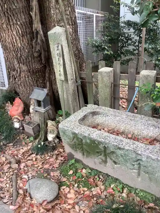 泥江縣神社の手水舎