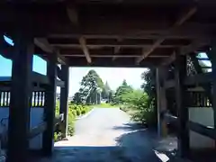 遠照寺の山門