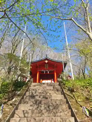 九頭龍神社本宮の{uncategorized: "未分類", other: "その他", undefined: "問題あり", building: "その他建物", grave: "お墓", sacred_gate: "鳥居", guardian: "狛犬", statue: "像", buddha: "仏像", history: "歴史", nature: "自然", garden: "庭園", animal: "動物", pagoda: "塔", temizu: "手水舎", mountain_gate: "山門・神門", sanctuary: "本殿・本堂", subordinate: "末社・摂社", art: "芸術", scenery: "景色", jizo: "地蔵", ema: "絵馬", goshuin: "御朱印", omikuji: "おみくじ", items: "授与品その他", amulet: "お守り", goshuincho: "御朱印帳", eats: "食事", festival: "お祭り", votive_dance: "神楽", shichigosan: "七五三参", wedding: "結婚式", experience: "体験その他", initially: "初詣", around: "周辺", anti_infection: "感染症対策"}
