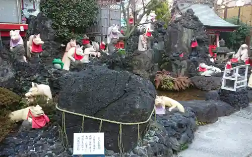 京濱伏見稲荷神社の狛犬