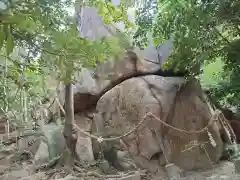 越木岩神社の建物その他