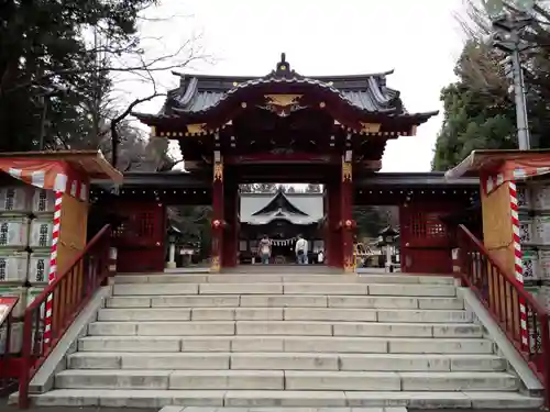 秩父神社の山門