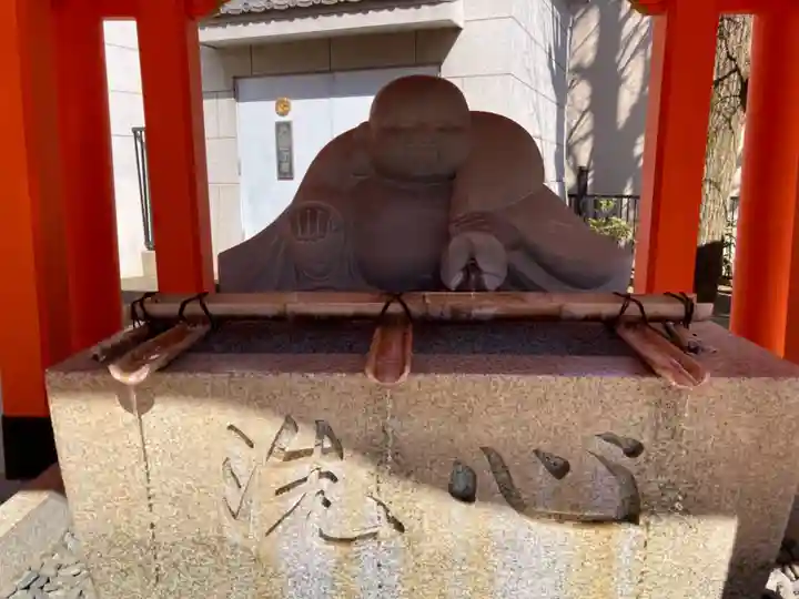 穴八幡宮の手水舎