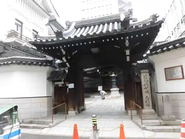 三津寺の山門・神門