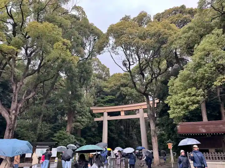 明治神宮の{uncategorized: "未分類", other: "その他", undefined: "問題あり", building: "その他建物", grave: "お墓", sacred_gate: "鳥居", guardian: "狛犬", statue: "像", buddha: "仏像", history: "歴史", nature: "自然", garden: "庭園", animal: "動物", pagoda: "塔", temizu: "手水舎", mountain_gate: "山門・神門", sanctuary: "本殿・本堂", subordinate: "末社・摂社", art: "芸術", scenery: "景色", jizo: "地蔵", ema: "絵馬", goshuin: "御朱印", omikuji: "おみくじ", items: "授与品その他", amulet: "お守り", goshuincho: "御朱印帳", eats: "食事", festival: "お祭り", votive_dance: "神楽", shichigosan: "七五三参", wedding: "結婚式", experience: "体験その他", initially: "初詣", around: "周辺", anti_infection: "感染症対策"}