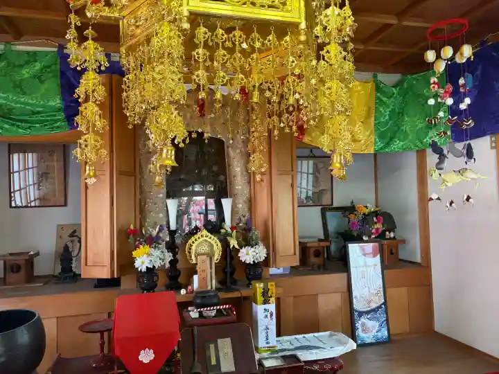 長心寺の{uncategorized: "未分類", other: "その他", undefined: "問題あり", building: "その他建物", grave: "お墓", sacred_gate: "鳥居", guardian: "狛犬", statue: "像", buddha: "仏像", history: "歴史", nature: "自然", garden: "庭園", animal: "動物", pagoda: "塔", temizu: "手水舎", mountain_gate: "山門・神門", sanctuary: "本殿・本堂", subordinate: "末社・摂社", art: "芸術", scenery: "景色", jizo: "地蔵", ema: "絵馬", goshuin: "御朱印", omikuji: "おみくじ", items: "授与品その他", amulet: "お守り", goshuincho: "御朱印帳", eats: "食事", festival: "お祭り", votive_dance: "神楽", shichigosan: "七五三参", wedding: "結婚式", experience: "体験その他", initially: "初詣", around: "周辺", anti_infection: "感染症対策"}