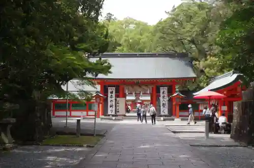 熊野速玉大社の{uncategorized: "未分類", other: "その他", undefined: "問題あり", building: "その他建物", grave: "お墓", sacred_gate: "鳥居", guardian: "狛犬", statue: "像", buddha: "仏像", history: "歴史", nature: "自然", garden: "庭園", animal: "動物", pagoda: "塔", temizu: "手水舎", mountain_gate: "山門・神門", sanctuary: "本殿・本堂", subordinate: "末社・摂社", art: "芸術", scenery: "景色", jizo: "地蔵", ema: "絵馬", goshuin: "御朱印", omikuji: "おみくじ", items: "授与品その他", amulet: "お守り", goshuincho: "御朱印帳", eats: "食事", festival: "お祭り", votive_dance: "神楽", shichigosan: "七五三参", wedding: "結婚式", experience: "体験その他", initially: "初詣", around: "周辺", anti_infection: "感染症対策"}