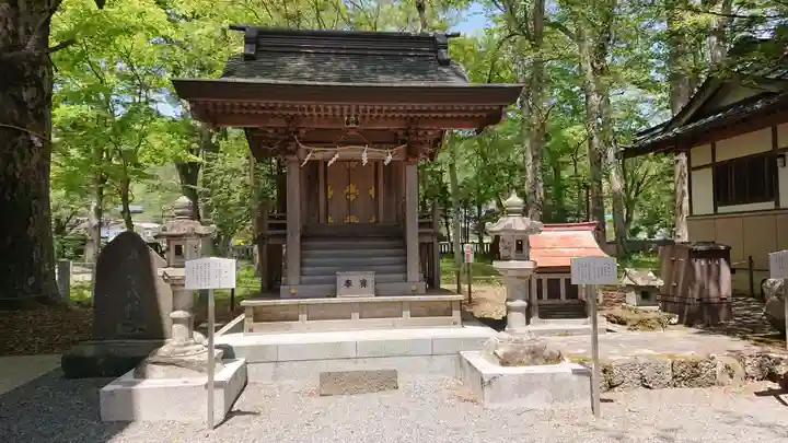 淺間神社(忍野八海)の末社・摂社