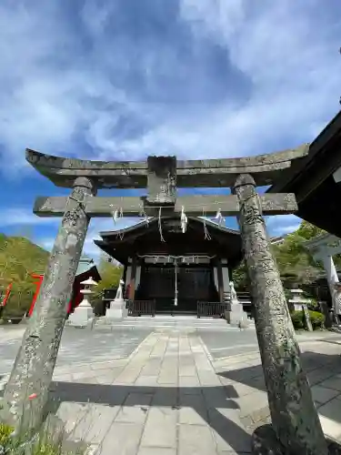 松嶋稲荷神社の{uncategorized: "未分類", other: "その他", undefined: "問題あり", building: "その他建物", grave: "お墓", sacred_gate: "鳥居", guardian: "狛犬", statue: "像", buddha: "仏像", history: "歴史", nature: "自然", garden: "庭園", animal: "動物", pagoda: "塔", temizu: "手水舎", mountain_gate: "山門・神門", sanctuary: "本殿・本堂", subordinate: "末社・摂社", art: "芸術", scenery: "景色", jizo: "地蔵", ema: "絵馬", goshuin: "御朱印", omikuji: "おみくじ", items: "授与品その他", amulet: "お守り", goshuincho: "御朱印帳", eats: "食事", festival: "お祭り", votive_dance: "神楽", shichigosan: "七五三参", wedding: "結婚式", experience: "体験その他", initially: "初詣", around: "周辺", anti_infection: "感染症対策"}