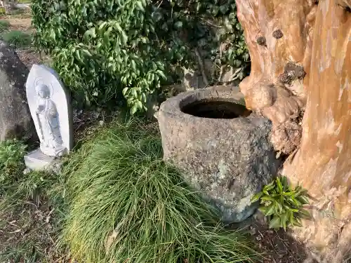 黒羽神社の{uncategorized: "未分類", other: "その他", undefined: "問題あり", building: "その他建物", grave: "お墓", sacred_gate: "鳥居", guardian: "狛犬", statue: "像", buddha: "仏像", history: "歴史", nature: "自然", garden: "庭園", animal: "動物", pagoda: "塔", temizu: "手水舎", mountain_gate: "山門・神門", sanctuary: "本殿・本堂", subordinate: "末社・摂社", art: "芸術", scenery: "景色", jizo: "地蔵", ema: "絵馬", goshuin: "御朱印", omikuji: "おみくじ", items: "授与品その他", amulet: "お守り", goshuincho: "御朱印帳", eats: "食事", festival: "お祭り", votive_dance: "神楽", shichigosan: "七五三参", wedding: "結婚式", experience: "体験その他", initially: "初詣", around: "周辺", anti_infection: "感染症対策"}