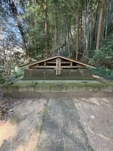 玉作湯神社の{uncategorized: "未分類", other: "その他", undefined: "問題あり", building: "その他建物", grave: "お墓", sacred_gate: "鳥居", guardian: "狛犬", statue: "像", buddha: "仏像", history: "歴史", nature: "自然", garden: "庭園", animal: "動物", pagoda: "塔", temizu: "手水舎", mountain_gate: "山門・神門", sanctuary: "本殿・本堂", subordinate: "末社・摂社", art: "芸術", scenery: "景色", jizo: "地蔵", ema: "絵馬", goshuin: "御朱印", omikuji: "おみくじ", items: "授与品その他", amulet: "お守り", goshuincho: "御朱印帳", eats: "食事", festival: "お祭り", votive_dance: "神楽", shichigosan: "七五三参", wedding: "結婚式", experience: "体験その他", initially: "初詣", around: "周辺", anti_infection: "感染症対策"}