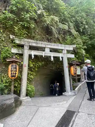 銭洗弁財天宇賀福神社(神奈川県)