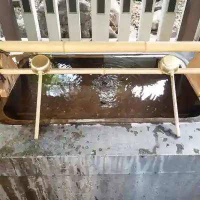 鳥越神社の手水舎