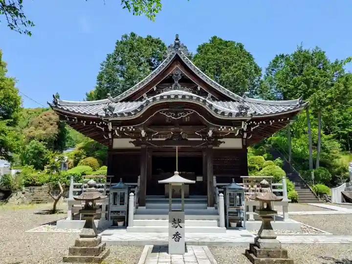 護国之寺の本殿・本堂