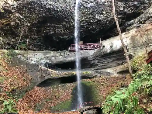 乳穂ヶ滝不動尊(青森県)