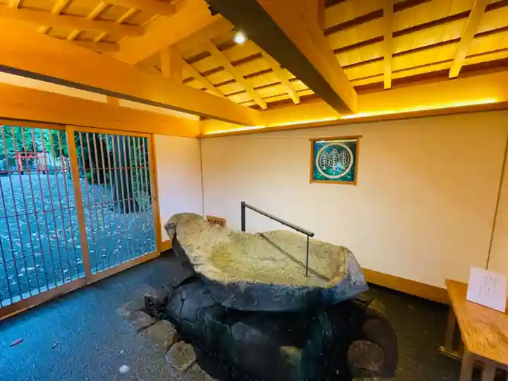 星川杉山神社の手水舎