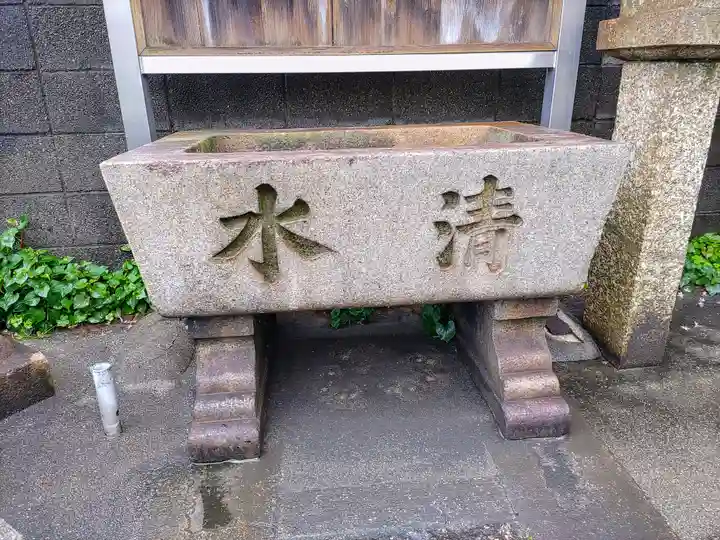 神明社(八幡3丁目)の手水舎