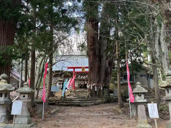 磐椅神社の{uncategorized: "未分類", other: "その他", undefined: "問題あり", building: "その他建物", grave: "お墓", sacred_gate: "鳥居", guardian: "狛犬", statue: "像", buddha: "仏像", history: "歴史", nature: "自然", garden: "庭園", animal: "動物", pagoda: "塔", temizu: "手水舎", mountain_gate: "山門・神門", sanctuary: "本殿・本堂", subordinate: "末社・摂社", art: "芸術", scenery: "景色", jizo: "地蔵", ema: "絵馬", goshuin: "御朱印", omikuji: "おみくじ", items: "授与品その他", amulet: "お守り", goshuincho: "御朱印帳", eats: "食事", festival: "お祭り", votive_dance: "神楽", shichigosan: "七五三参", wedding: "結婚式", experience: "体験その他", initially: "初詣", around: "周辺", anti_infection: "感染症対策"}