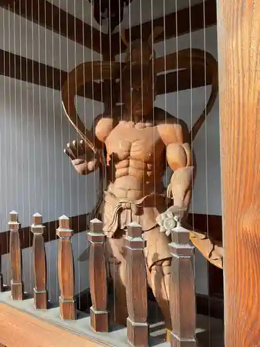 薬師寺（北外山）の像