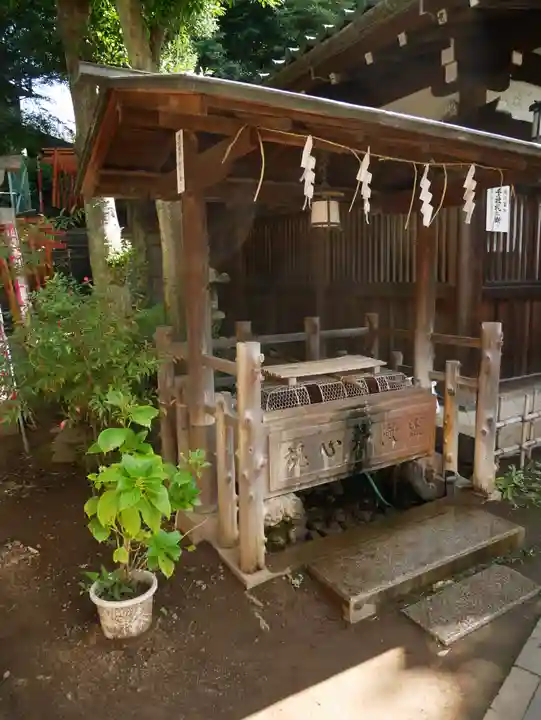 花園稲荷神社の手水舎