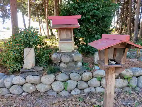 鳴海杻神社の末社