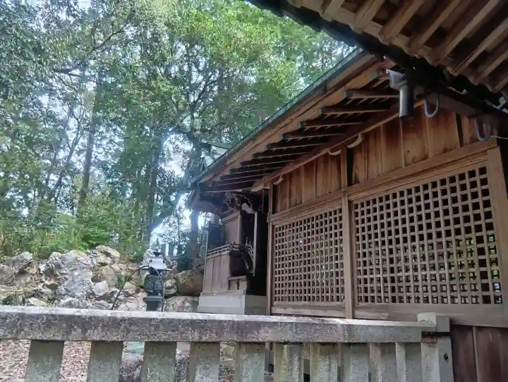 熊野神社の{uncategorized: "未分類", other: "その他", undefined: "問題あり", building: "その他建物", grave: "お墓", sacred_gate: "鳥居", guardian: "狛犬", statue: "像", buddha: "仏像", history: "歴史", nature: "自然", garden: "庭園", animal: "動物", pagoda: "塔", temizu: "手水舎", mountain_gate: "山門・神門", sanctuary: "本殿・本堂", subordinate: "末社・摂社", art: "芸術", scenery: "景色", jizo: "地蔵", ema: "絵馬", goshuin: "御朱印", omikuji: "おみくじ", items: "授与品その他", amulet: "お守り", goshuincho: "御朱印帳", eats: "食事", festival: "お祭り", votive_dance: "神楽", shichigosan: "七五三参", wedding: "結婚式", experience: "体験その他", initially: "初詣", around: "周辺", anti_infection: "感染症対策"}