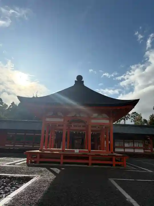 美濃國一宮 南宮大社の{uncategorized: "未分類", other: "その他", undefined: "問題あり", building: "その他建物", grave: "お墓", sacred_gate: "鳥居", guardian: "狛犬", statue: "像", buddha: "仏像", history: "歴史", nature: "自然", garden: "庭園", animal: "動物", pagoda: "塔", temizu: "手水舎", mountain_gate: "山門・神門", sanctuary: "本殿・本堂", subordinate: "末社・摂社", art: "芸術", scenery: "景色", jizo: "地蔵", ema: "絵馬", goshuin: "御朱印", omikuji: "おみくじ", items: "授与品その他", amulet: "お守り", goshuincho: "御朱印帳", eats: "食事", festival: "お祭り", votive_dance: "神楽", shichigosan: "七五三参", wedding: "結婚式", experience: "体験その他", initially: "初詣", around: "周辺", anti_infection: "感染症対策"}