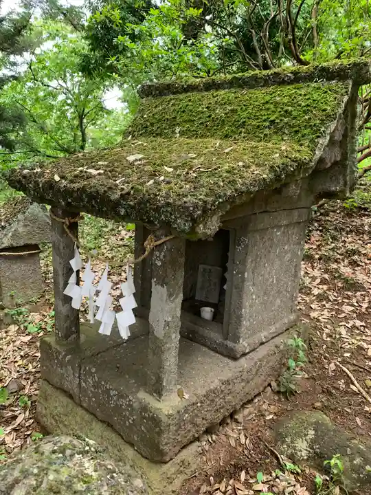 諏訪神社の末社・摂社