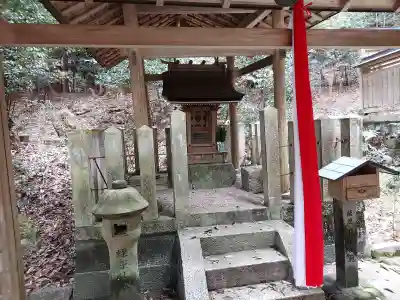 等彌神社の{uncategorized: "未分類", other: "その他", undefined: "問題あり", building: "その他建物", grave: "お墓", sacred_gate: "鳥居", guardian: "狛犬", statue: "像", buddha: "仏像", history: "歴史", nature: "自然", garden: "庭園", animal: "動物", pagoda: "塔", temizu: "手水舎", mountain_gate: "山門・神門", sanctuary: "本殿・本堂", subordinate: "末社・摂社", art: "芸術", scenery: "景色", jizo: "地蔵", ema: "絵馬", goshuin: "御朱印", omikuji: "おみくじ", items: "授与品その他", amulet: "お守り", goshuincho: "御朱印帳", eats: "食事", festival: "お祭り", votive_dance: "神楽", shichigosan: "七五三参", wedding: "結婚式", experience: "体験その他", initially: "初詣", around: "周辺", anti_infection: "感染症対策"}