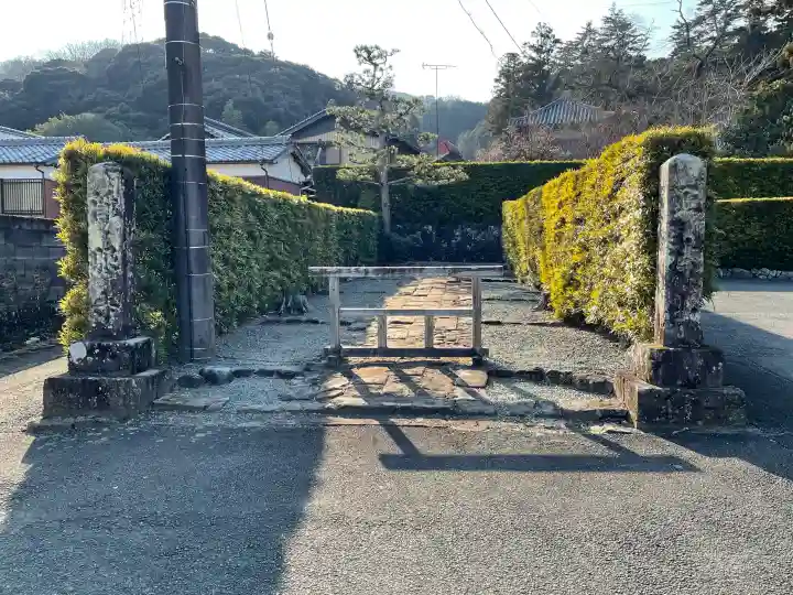 浄眼寺の{uncategorized: "未分類", other: "その他", undefined: "問題あり", building: "その他建物", grave: "お墓", sacred_gate: "鳥居", guardian: "狛犬", statue: "像", buddha: "仏像", history: "歴史", nature: "自然", garden: "庭園", animal: "動物", pagoda: "塔", temizu: "手水舎", mountain_gate: "山門・神門", sanctuary: "本殿・本堂", subordinate: "末社・摂社", art: "芸術", scenery: "景色", jizo: "地蔵", ema: "絵馬", goshuin: "御朱印", omikuji: "おみくじ", items: "授与品その他", amulet: "お守り", goshuincho: "御朱印帳", eats: "食事", festival: "お祭り", votive_dance: "神楽", shichigosan: "七五三参", wedding: "結婚式", experience: "体験その他", initially: "初詣", around: "周辺", anti_infection: "感染症対策"}