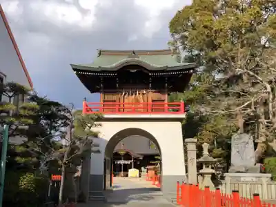 荒井神社の山門・神門