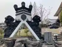 本照寺の{uncategorized: "未分類", other: "その他", undefined: "問題あり", building: "その他建物", grave: "お墓", sacred_gate: "鳥居", guardian: "狛犬", statue: "像", buddha: "仏像", history: "歴史", nature: "自然", garden: "庭園", animal: "動物", pagoda: "塔", temizu: "手水舎", mountain_gate: "山門・神門", sanctuary: "本殿・本堂", subordinate: "末社・摂社", art: "芸術", scenery: "景色", jizo: "地蔵", ema: "絵馬", goshuin: "御朱印", omikuji: "おみくじ", items: "授与品その他", amulet: "お守り", goshuincho: "御朱印帳", eats: "食事", festival: "お祭り", votive_dance: "神楽", shichigosan: "七五三参", wedding: "結婚式", experience: "体験その他", initially: "初詣", around: "周辺", anti_infection: "感染症対策"}