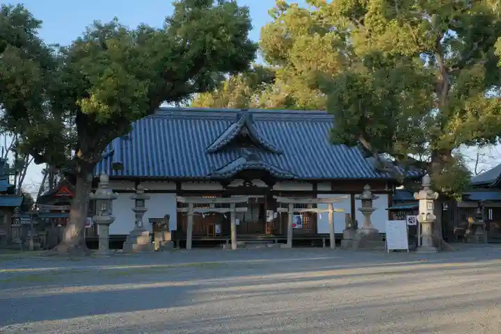 泉穴師神社の本殿・本堂