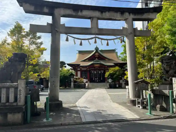 東神奈川熊野神社の{uncategorized: "未分類", other: "その他", undefined: "問題あり", building: "その他建物", grave: "お墓", sacred_gate: "鳥居", guardian: "狛犬", statue: "像", buddha: "仏像", history: "歴史", nature: "自然", garden: "庭園", animal: "動物", pagoda: "塔", temizu: "手水舎", mountain_gate: "山門・神門", sanctuary: "本殿・本堂", subordinate: "末社・摂社", art: "芸術", scenery: "景色", jizo: "地蔵", ema: "絵馬", goshuin: "御朱印", omikuji: "おみくじ", items: "授与品その他", amulet: "お守り", goshuincho: "御朱印帳", eats: "食事", festival: "お祭り", votive_dance: "神楽", shichigosan: "七五三参", wedding: "結婚式", experience: "体験その他", initially: "初詣", around: "周辺", anti_infection: "感染症対策"}