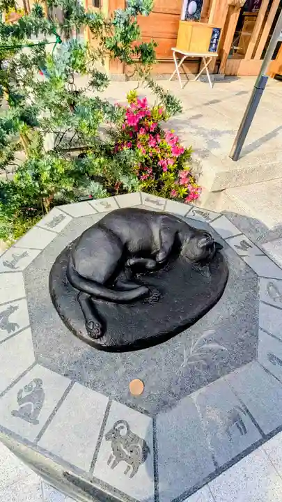 駒込妙義神社の像