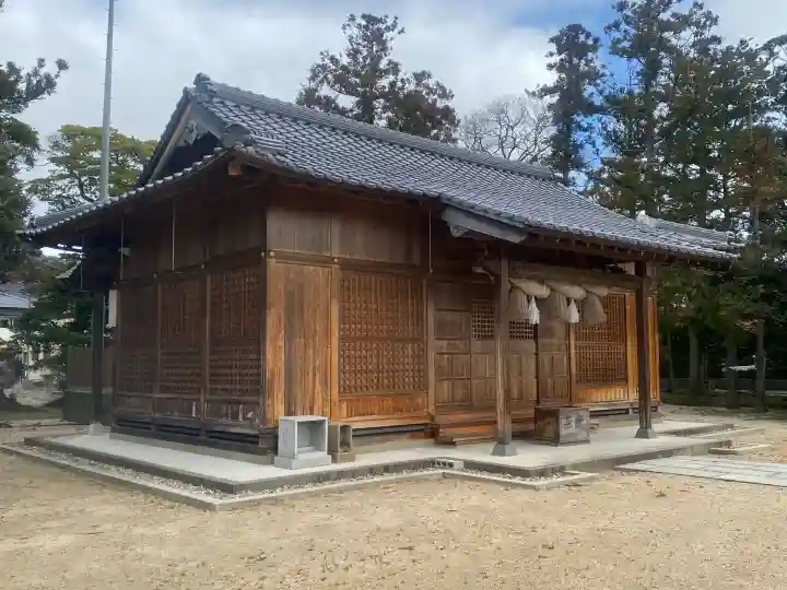 鹿島神社の{uncategorized: "未分類", other: "その他", undefined: "問題あり", building: "その他建物", grave: "お墓", sacred_gate: "鳥居", guardian: "狛犬", statue: "像", buddha: "仏像", history: "歴史", nature: "自然", garden: "庭園", animal: "動物", pagoda: "塔", temizu: "手水舎", mountain_gate: "山門・神門", sanctuary: "本殿・本堂", subordinate: "末社・摂社", art: "芸術", scenery: "景色", jizo: "地蔵", ema: "絵馬", goshuin: "御朱印", omikuji: "おみくじ", items: "授与品その他", amulet: "お守り", goshuincho: "御朱印帳", eats: "食事", festival: "お祭り", votive_dance: "神楽", shichigosan: "七五三参", wedding: "結婚式", experience: "体験その他", initially: "初詣", around: "周辺", anti_infection: "感染症対策"}