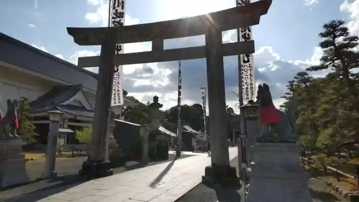 豊川閣 妙厳寺の鳥居