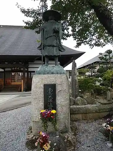 宝光寺の像