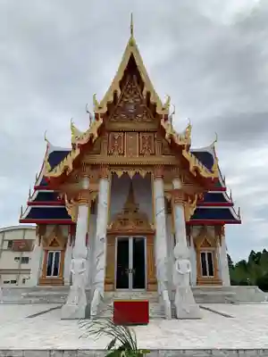ワットパクナム日本別院の本殿・本堂