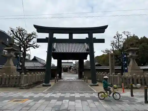 貴布禰神社の{uncategorized: "未分類", other: "その他", undefined: "問題あり", building: "その他建物", grave: "お墓", sacred_gate: "鳥居", guardian: "狛犬", statue: "像", buddha: "仏像", history: "歴史", nature: "自然", garden: "庭園", animal: "動物", pagoda: "塔", temizu: "手水舎", mountain_gate: "山門・神門", sanctuary: "本殿・本堂", subordinate: "末社・摂社", art: "芸術", scenery: "景色", jizo: "地蔵", ema: "絵馬", goshuin: "御朱印", omikuji: "おみくじ", items: "授与品その他", amulet: "お守り", goshuincho: "御朱印帳", eats: "食事", festival: "お祭り", votive_dance: "神楽", shichigosan: "七五三参", wedding: "結婚式", experience: "体験その他", initially: "初詣", around: "周辺", anti_infection: "感染症対策"}