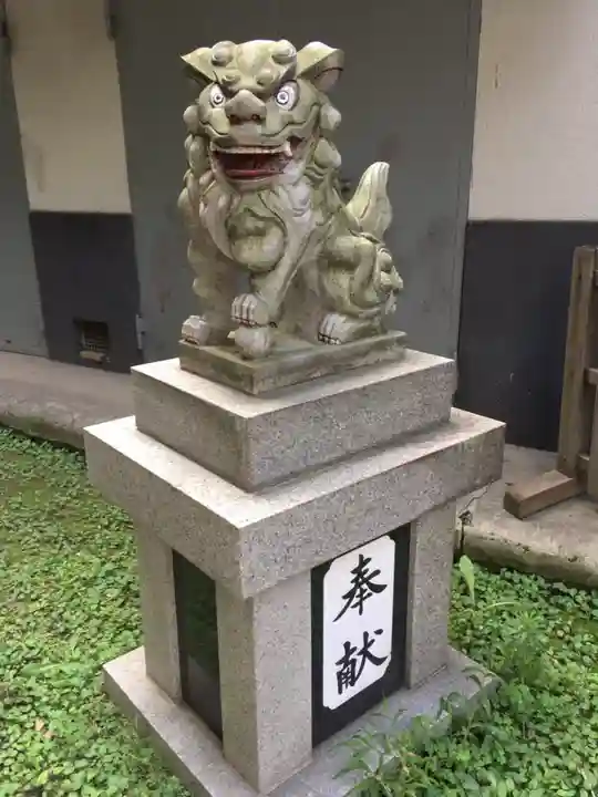 銀杏岡八幡神社の狛犬