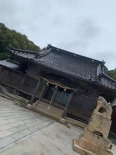 川中神社の本殿