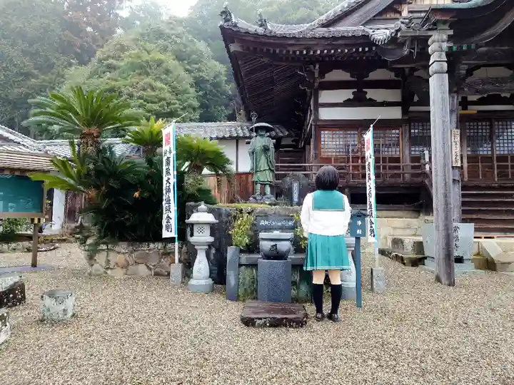 常福寺の像
