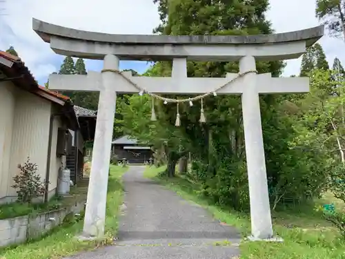 諏訪神社の鳥居