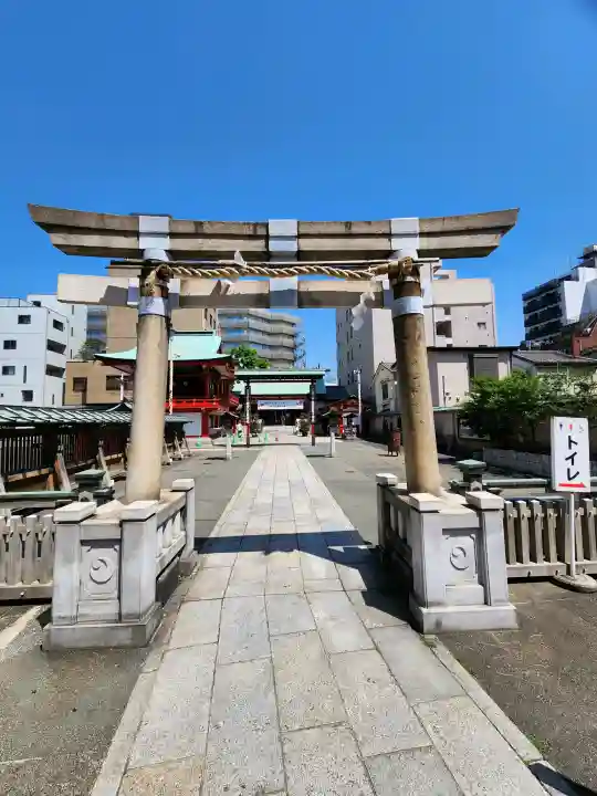 鷲神社の{uncategorized: "未分類", other: "その他", undefined: "問題あり", building: "その他建物", grave: "お墓", sacred_gate: "鳥居", guardian: "狛犬", statue: "像", buddha: "仏像", history: "歴史", nature: "自然", garden: "庭園", animal: "動物", pagoda: "塔", temizu: "手水舎", mountain_gate: "山門・神門", sanctuary: "本殿・本堂", subordinate: "末社・摂社", art: "芸術", scenery: "景色", jizo: "地蔵", ema: "絵馬", goshuin: "御朱印", omikuji: "おみくじ", items: "授与品その他", amulet: "お守り", goshuincho: "御朱印帳", eats: "食事", festival: "お祭り", votive_dance: "神楽", shichigosan: "七五三参", wedding: "結婚式", experience: "体験その他", initially: "初詣", around: "周辺", anti_infection: "感染症対策"}