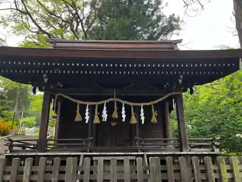 諏訪大社上社前宮の本殿・本堂