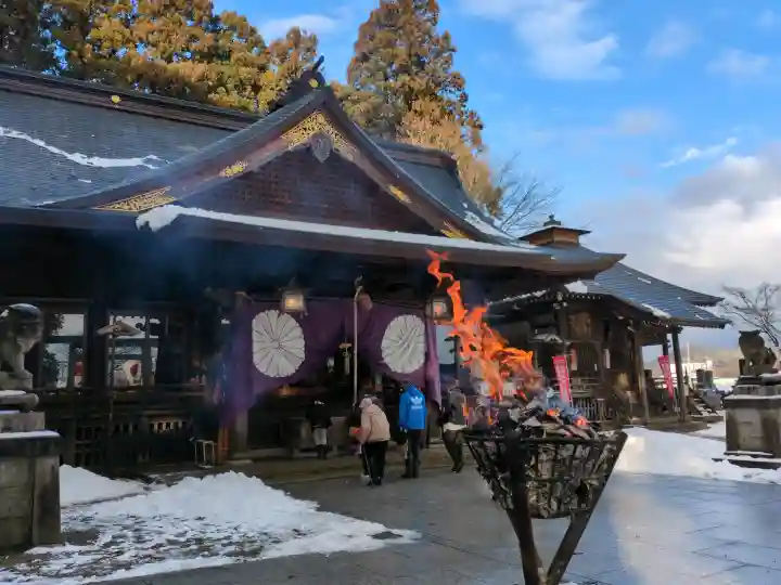 總宮神社の{uncategorized: "未分類", other: "その他", undefined: "問題あり", building: "その他建物", grave: "お墓", sacred_gate: "鳥居", guardian: "狛犬", statue: "像", buddha: "仏像", history: "歴史", nature: "自然", garden: "庭園", animal: "動物", pagoda: "塔", temizu: "手水舎", mountain_gate: "山門・神門", sanctuary: "本殿・本堂", subordinate: "末社・摂社", art: "芸術", scenery: "景色", jizo: "地蔵", ema: "絵馬", goshuin: "御朱印", omikuji: "おみくじ", items: "授与品その他", amulet: "お守り", goshuincho: "御朱印帳", eats: "食事", festival: "お祭り", votive_dance: "神楽", shichigosan: "七五三参", wedding: "結婚式", experience: "体験その他", initially: "初詣", around: "周辺", anti_infection: "感染症対策"}