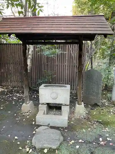 四合稲荷神社の手水舎