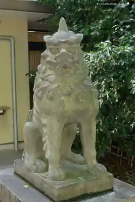 大鳥神社の狛犬